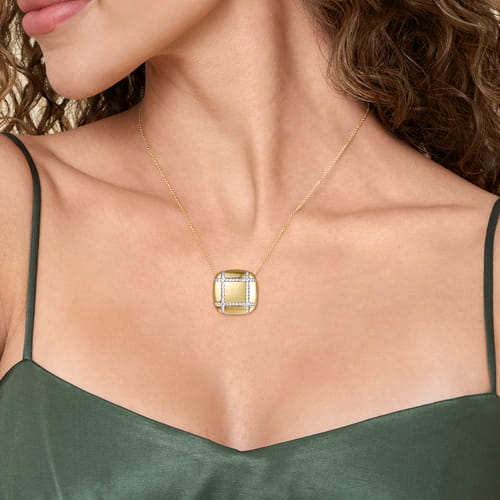 18K Yellow Gold Diamond Pendant Necklace