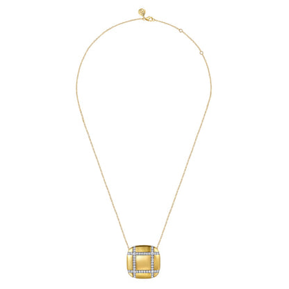 18K Yellow Gold Diamond Pendant Necklace